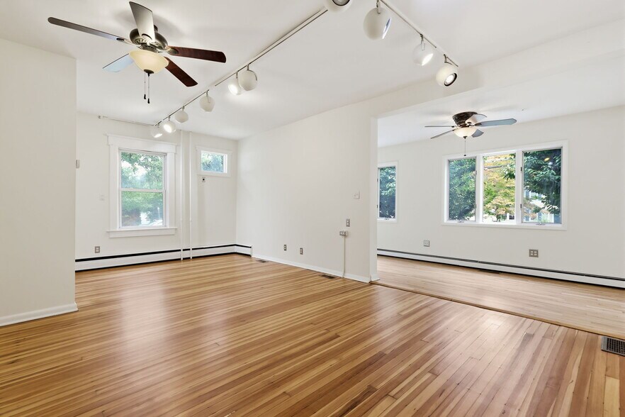 More Photos Of 168 White Horse Ave, Hamilton Office For Sale