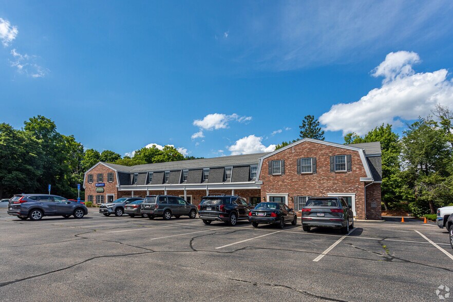 More Photos Of 11 Main St, Southborough Office For Lease