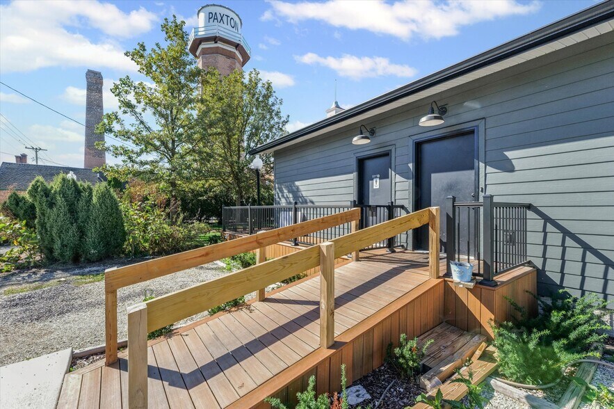More Photos Of 125 S Market St, Paxton Specialty For Sale