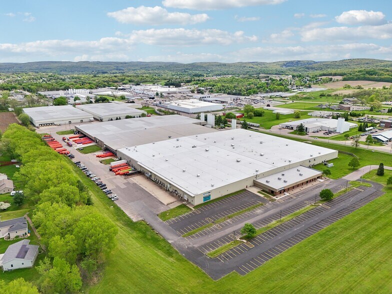 More Photos Of 1300 Sauk Ave, Baraboo Manufacturing For Sale