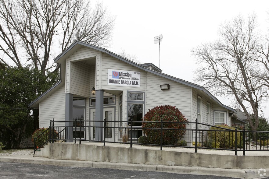 More Photos Of 515 E Court St, Seguin Office Residential For Lease