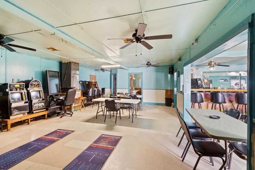 More Photos Of 12605 Highway 6, Santa Fe Bar For Sale