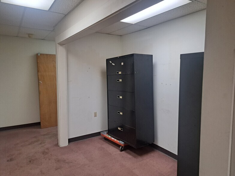 More Photos Of 4602 N US Highway 63, West Plains Flex For Sale