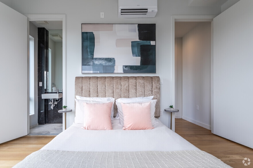 More Photos Of 45-67 Davis St, Long Island City Apartments For Lease
