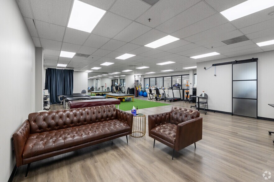 More Photos Of 200 Chisholm Pl, Plano Office For Lease