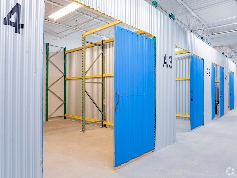 More Photos Of 10949 E Peakview Ave, Englewood Manufacturing For Lease