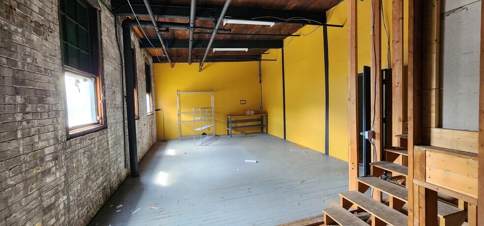 More Photos Of 1669 Thomaston Ave, Waterbury Manufacturing For Lease