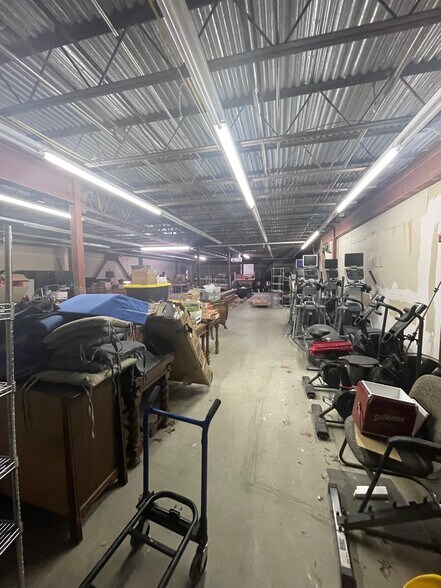 More Photos Of 18600 Lyndon B Johnson Fwy, Mesquite Storefront Retail Office For Sale