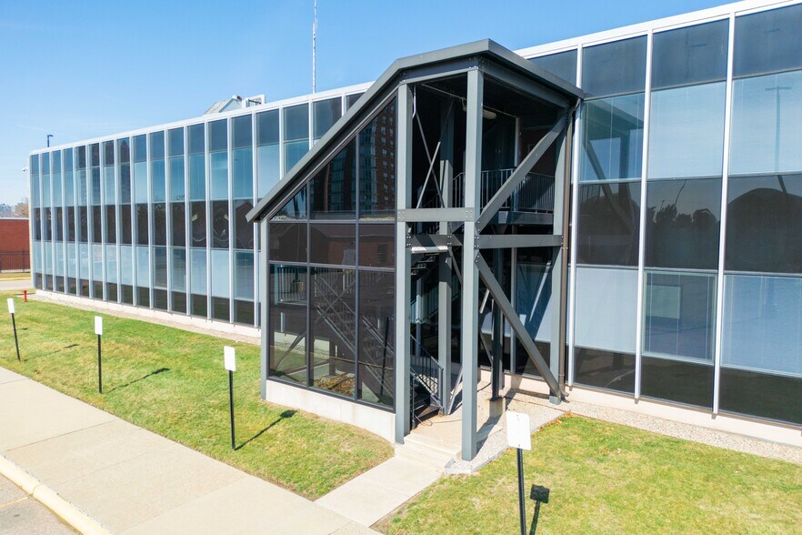 More Photos Of 301 Mount Elliott St, Detroit Office Residential For Sale