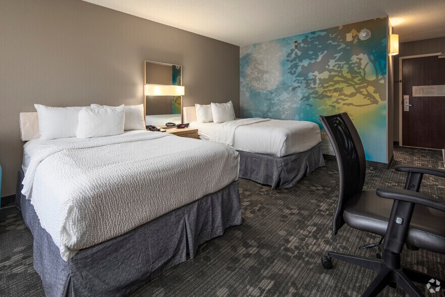 More Photos Of 4300 Colonnade Pky, Birmingham Hotel For Sale