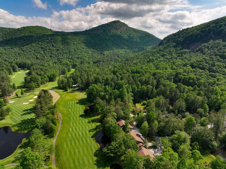 More Photos Of 70 Sapphire Valley Rd, Sapphire Apartments For Sale