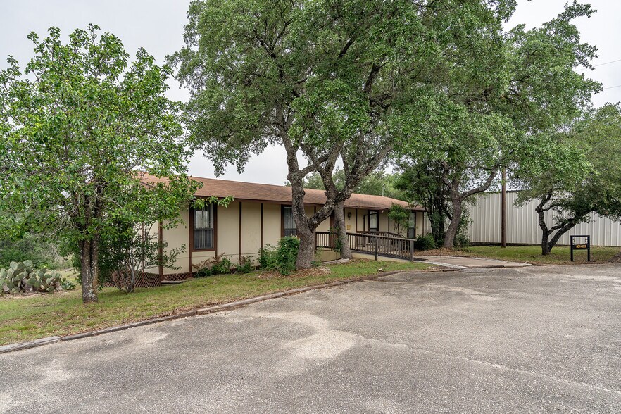 More Photos Of 19807 Boggy Ford rd, Lago Vista Office For Sale