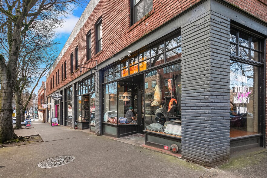 More Photos Of 3517 Fremont Ave N, Seattle Restaurant For Sale