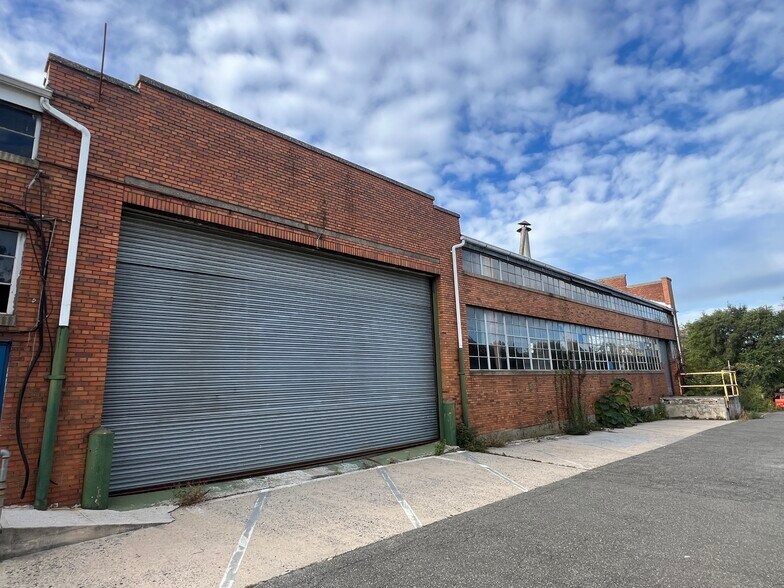 More Photos Of 5 Canal Rd, Pelham Warehouse For Sale