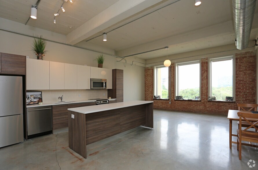 More Photos Of 500 S Ervay St, Dallas Multifamily For Sale