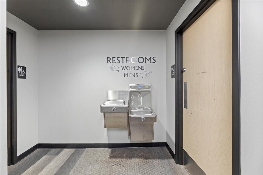 More Photos Of 7 S 4th St, Council Bluffs Health Club For Lease