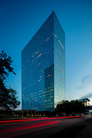 More Photos Of 11 Greenway Plz, Houston Office For Lease