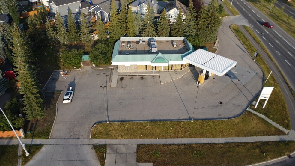 More Photos Of 16311 6th St SW, Calgary Convenience Store For Sale