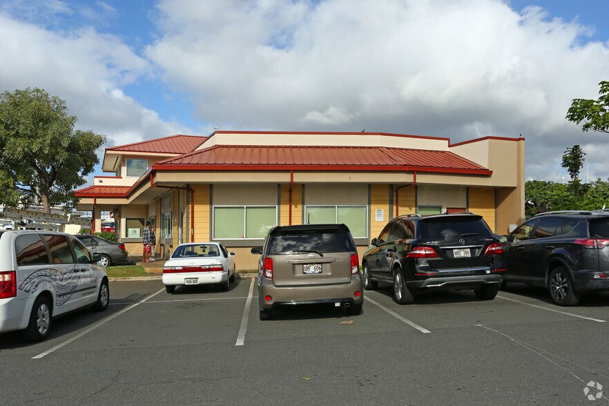 More Photos Of 2300 N King St, Honolulu Office For Lease