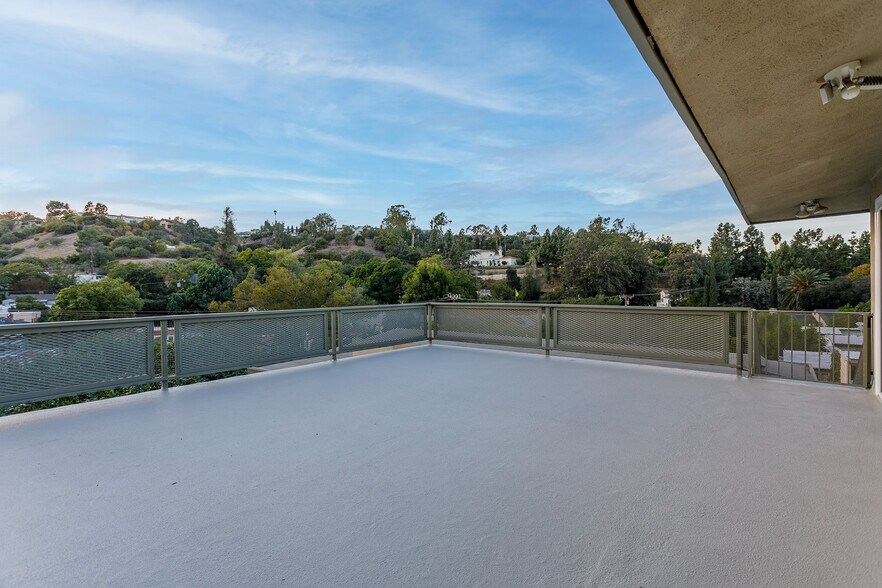 More Photos Of 1724 Meridian Ave, South Pasadena Apartments For Sale