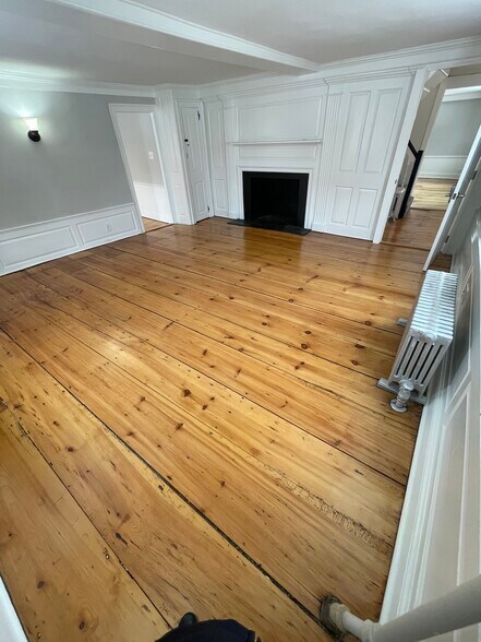 More Photos Of 3 Portsmouth Ave, Exeter General Retail For Lease