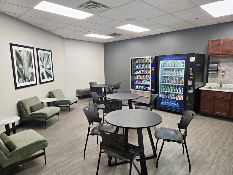 More Photos Of 1185 Town Centre Dr, Eagan Medical For Lease