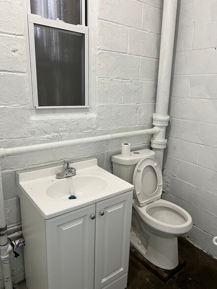 More Photos Of 38-59 9th St, Long Island City Warehouse For Lease