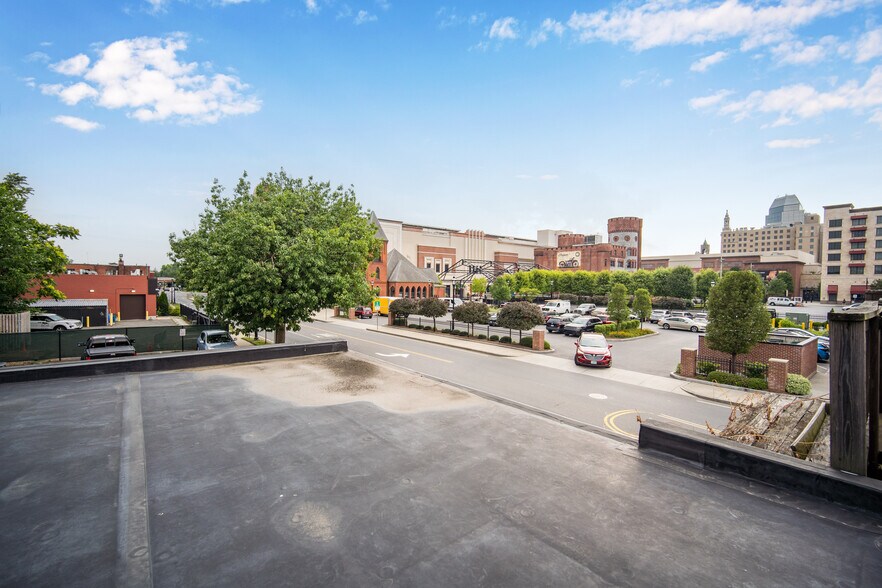 More Photos Of 988-994 Main St, Springfield Storefront Retail Residential For Sale