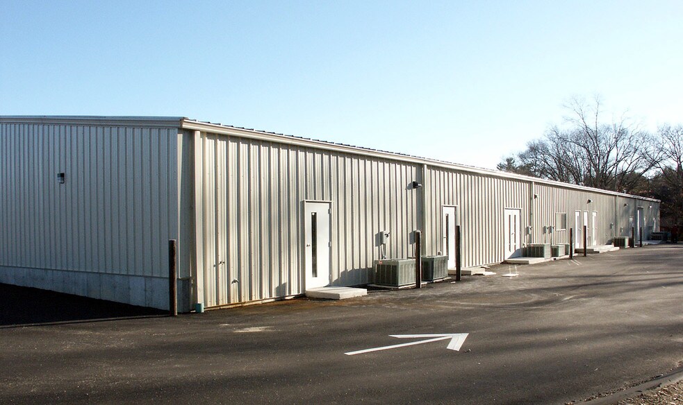 More Photos Of 939-941 Salem St, Groveland Storefront Retail Office For Sale