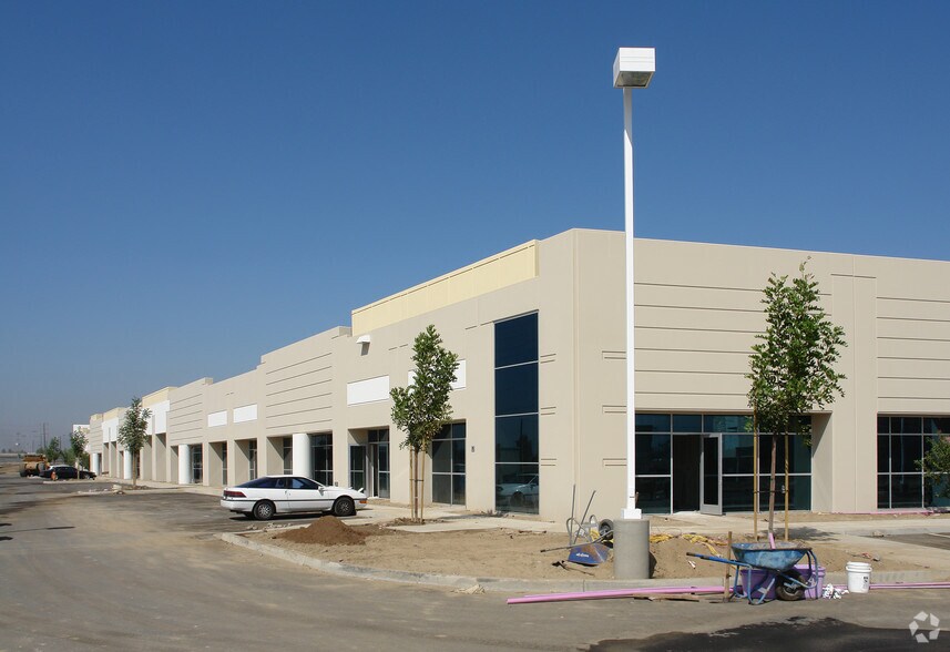 More Photos Of 10254-10258 Birtcher Dr, Jurupa Valley Unknown For Lease