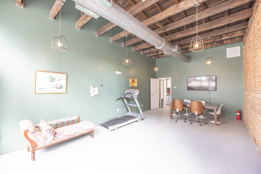 More Photos Of 220 Whitaker St, Savannah Storefront For Sale