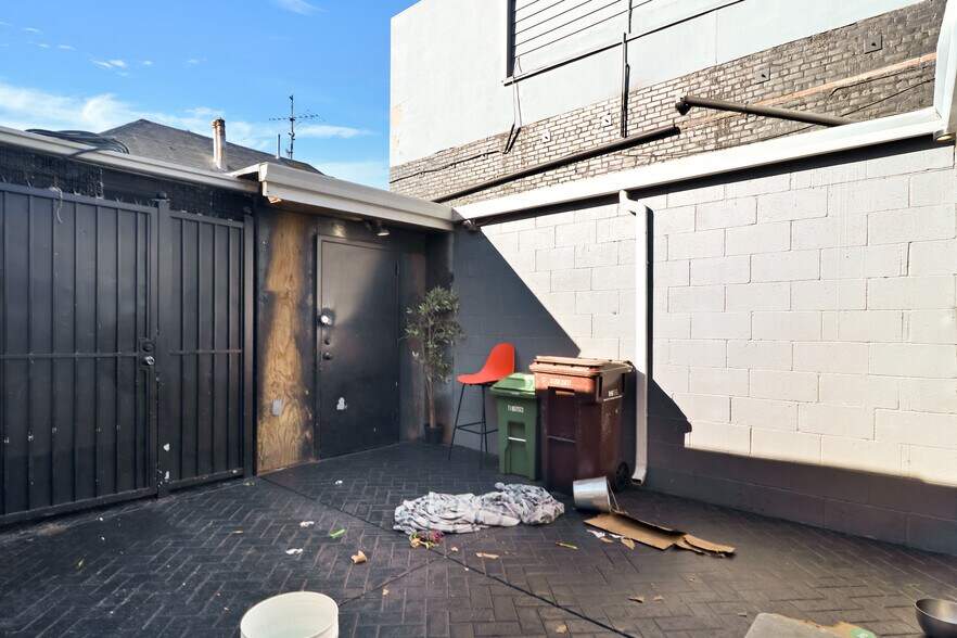 More Photos Of 3715 International Blvd, Oakland Convenience Store For Sale