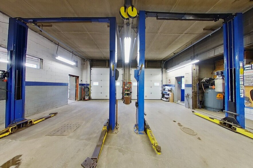 More Photos Of 208 Ridge Rd, Fort Erie Flex For Sale