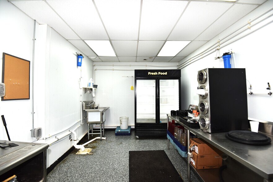 More Photos Of 115 and 117 Main st, Faith Restaurant For Sale