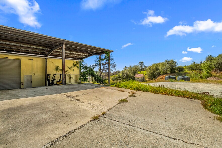 More Photos Of 8221 Stoney Creek Rd, Fair Play Winery Vineyard For Sale