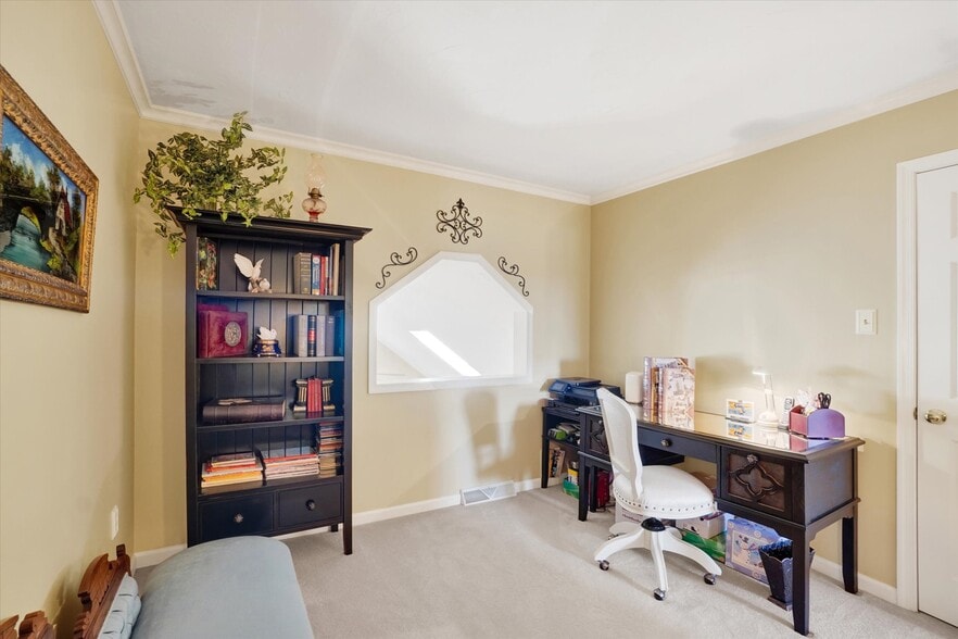 More Photos Of 2553 Roosevelt Ave, York Flex For Sale