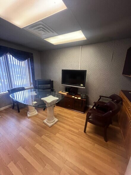 More Photos Of 167 Belle Forest Cir, Nashville Office For Lease