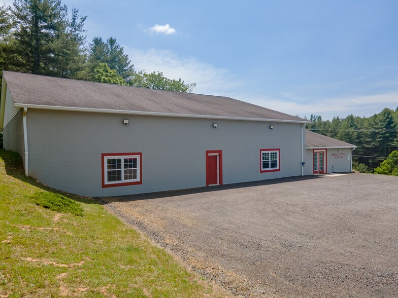 More Photos Of 1266 E Stuart Dr, Hillsville Industrial For Sale