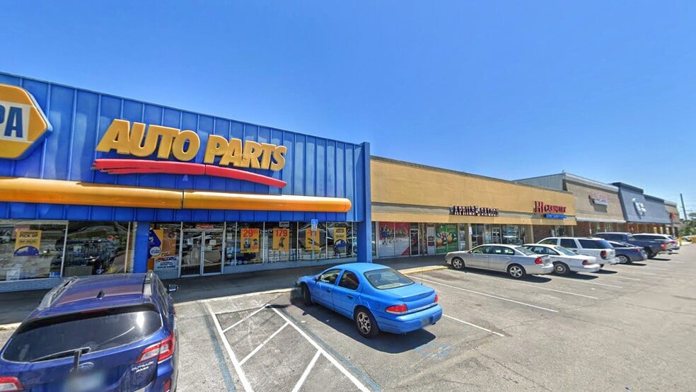 Primary Photo Of 1814-1946 US Highway 19, Holiday Unknown For Lease