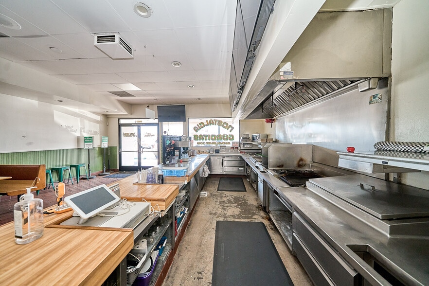 More Photos Of 5835 Bellflower Blvd Unit C, Lakewood Storefront For Lease