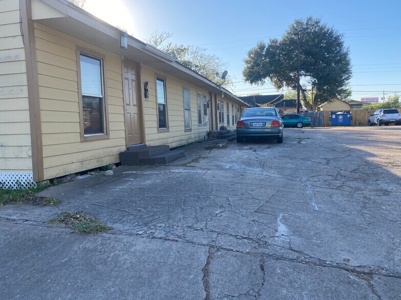 More Photos Of 1026 Miles St, Rosenberg Apartments For Sale