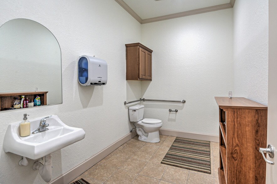 More Photos Of 1842 Snake River Rd, Katy Medical For Sale