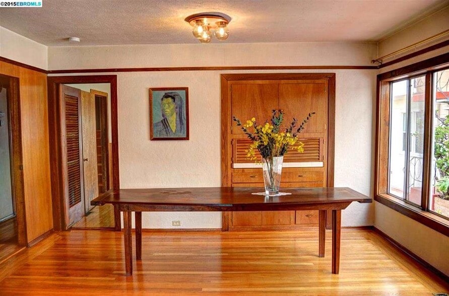 More Photos Of 986 Kains Ave, Albany Apartments For Sale