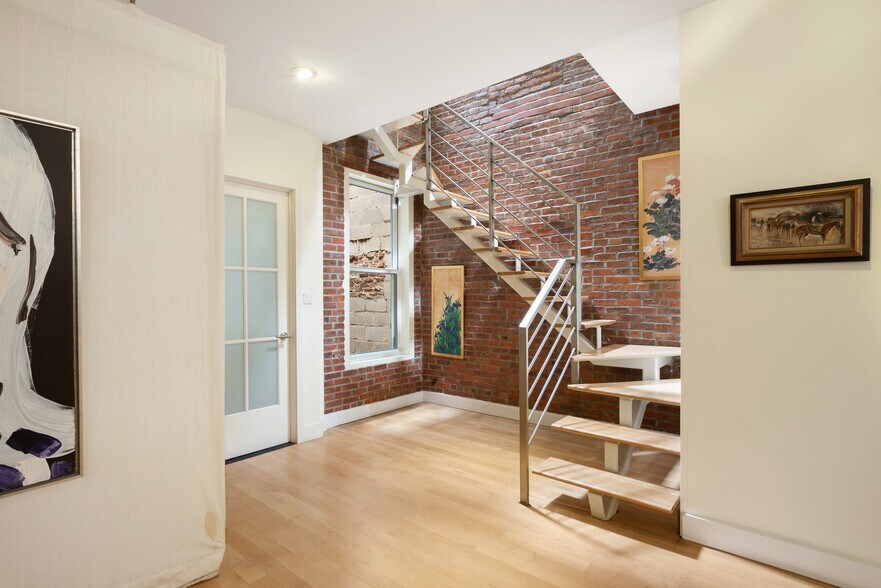 More Photos Of 210 W 82nd St, New York Apartments For Sale
