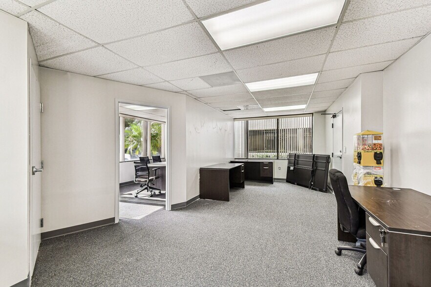 More Photos Of 3804 Gunn Hwy, Tampa Medical For Lease