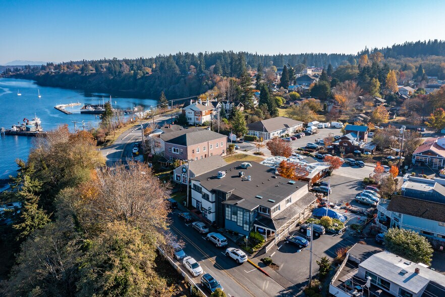 More Photos Of 105 1st St, Langley Storefront Retail Residential For Sale