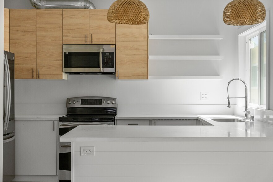 More Photos Of 2175-2177 Bacon St, San Diego Apartments For Sale