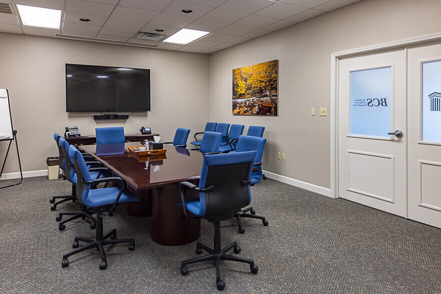 More Photos Of 801-C Sunset Dr, Johnson City Office Residential For Lease