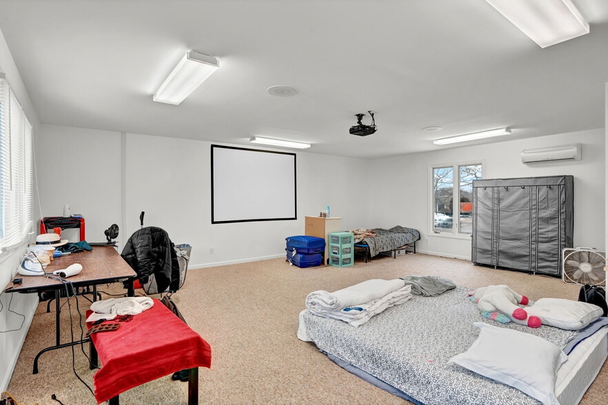 More Photos Of 93 Elm St, Old Saybrook Restaurant For Sale