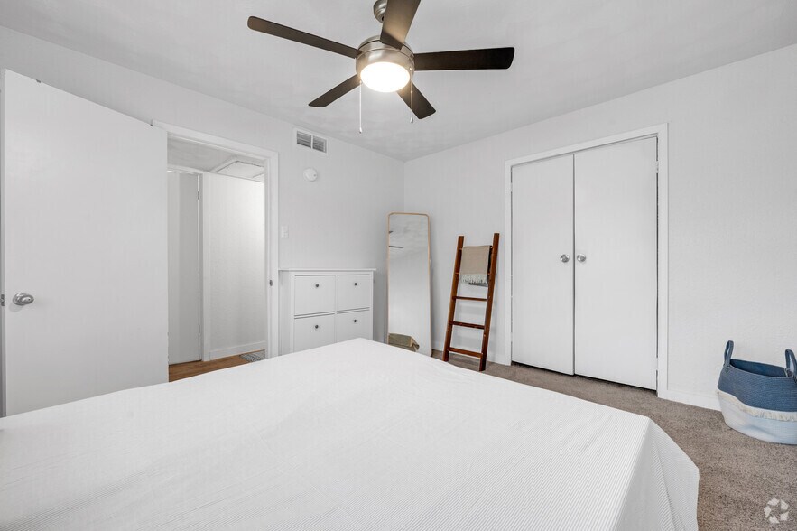 More Photos Of 3706 W 8th St, Dallas Apartments For Sale